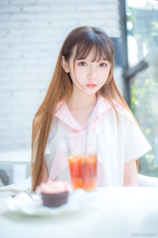 “去一趟夫人家，将夫人接回来。”刘璝冷声道。